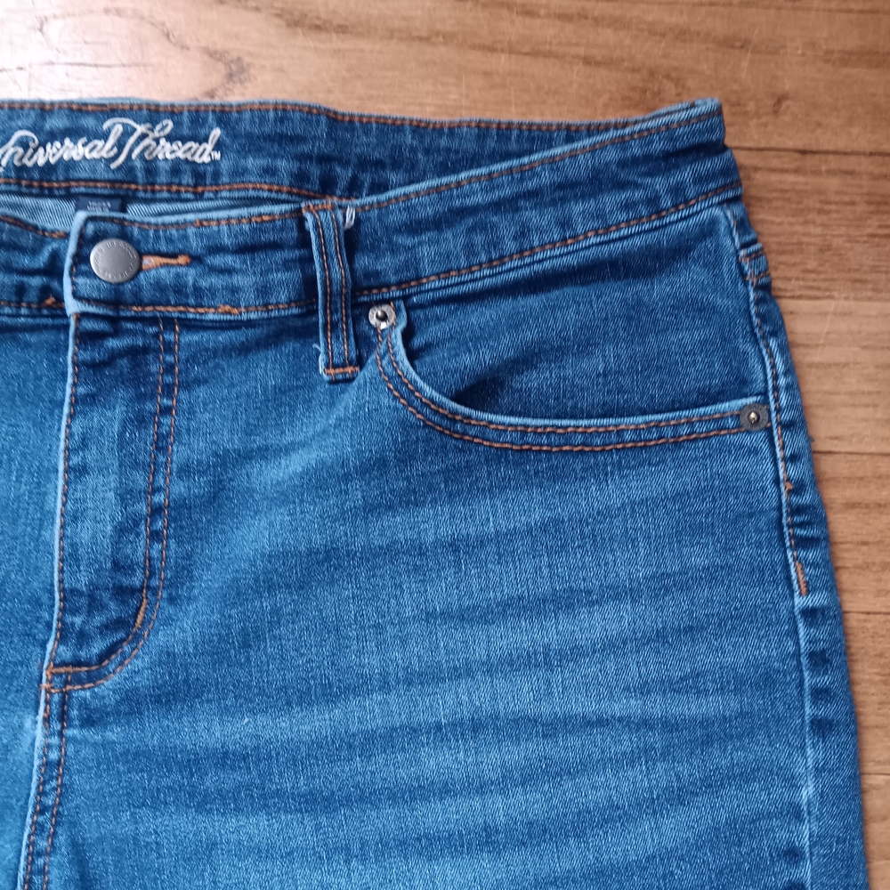 Universal Thread Women's Faded Blue Denim Roll Up Jean Shorts 16/33 - Picture 5 of 12